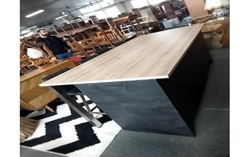 CUISINE EQUIPEE CUISINELLA AVEC HOTTE EVIER ET ILOT CENTRAL