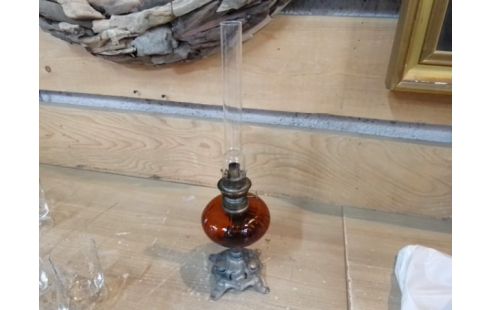 LAMPE A PETROLE