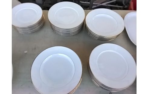 LOT DE ASSIETTES LIMOGES