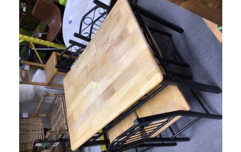 TABLE MODERNE + 4 CHAISES