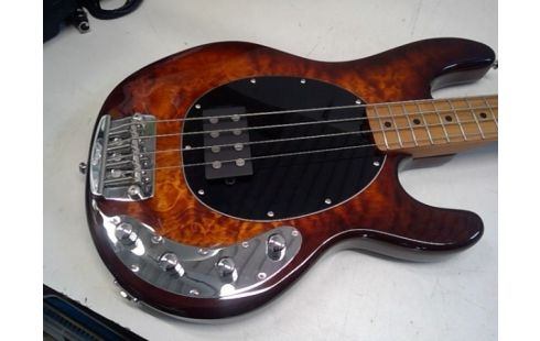 BASGITAAR STERLING STINGRAY RAY 34