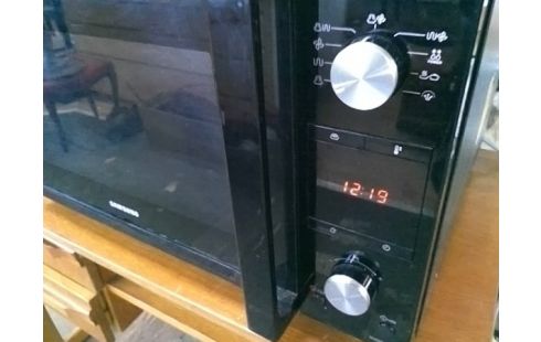 MICRO ONDES SAMSUNG 45L (AVEC PLATEAU)