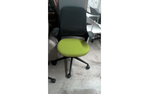 BÜROSTUHL 1