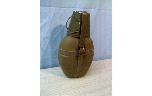 FELDFLASCHE +BECHER DUNKELGRÜN