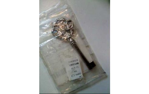 ARMOIRE CHAPEAU DE GENDARME