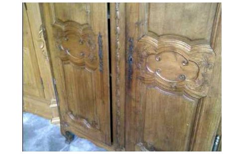 ARMOIRE CHAPEAU DE GENDARME