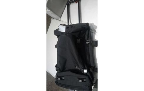 VALISE SOUPLE EASTPAK NOIR PM