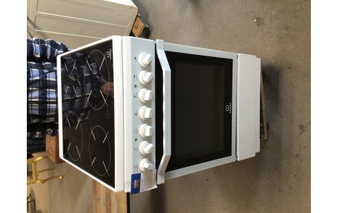 CUISINIERE ELECTRIQUE INDESIT