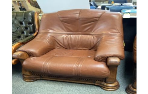 SALON COGNAC CANAPE 3 PLACES ET 2 FAUTEUILS