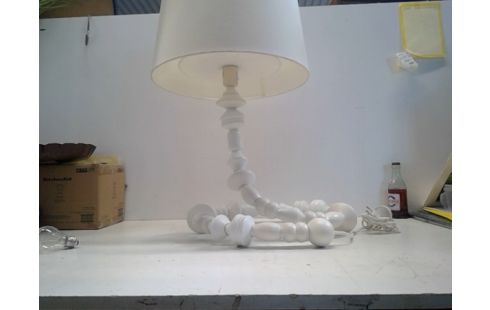 TAFELLAMP HOUTEN KRALEN VOET