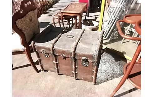 MALLE ANCIENNE EN L’ETAT