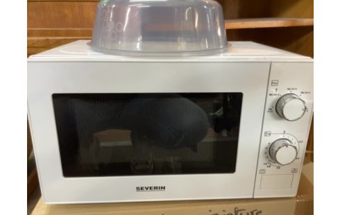 MICRO ONDES BLANC SÉVERIN AVEC CLOCHE