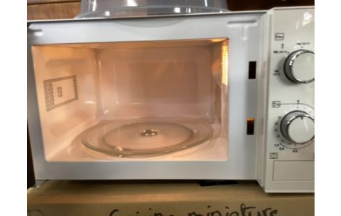 MICRO ONDES BLANC SÉVERIN AVEC CLOCHE