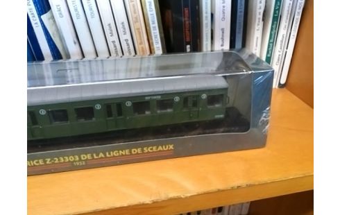 TRAIN AUTOMOTRICE Z-23303 EN BOITE
