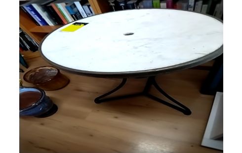 TABLE DE JARDIN PIED FER NOIR