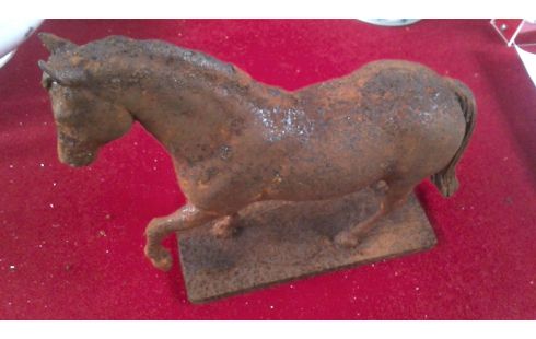 STATUE, , CHEVAL FONTE