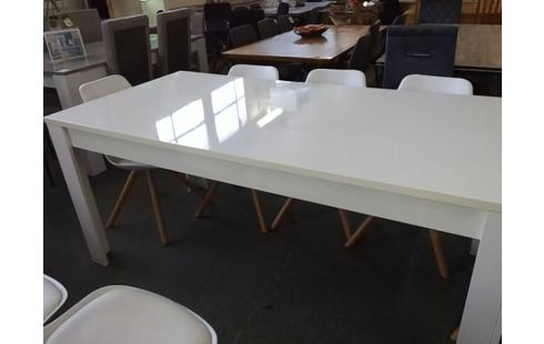 TABLE BLANCHE 100X180 (QLQS TACHES)