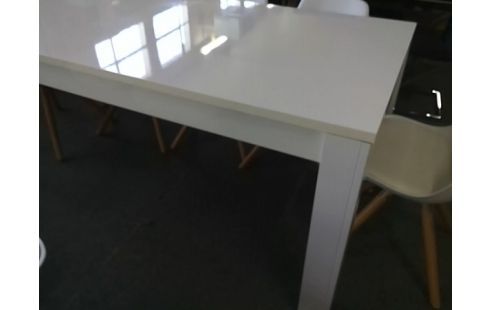 TABLE BLANCHE 100X180 (QLQS TACHES)
