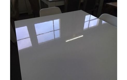 TABLE BLANCHE 100X180 (QLQS TACHES)