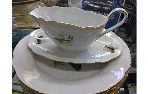 LOT D'ASSIETTES POISSON AVEC SAUCIERE BAVARIA