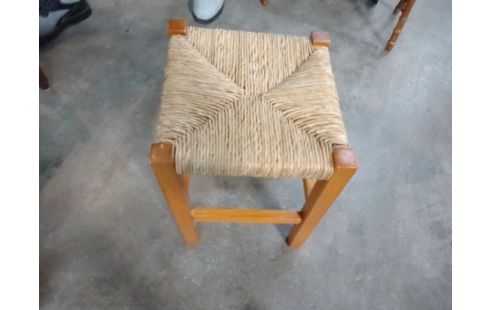TABOURET EN BOIS