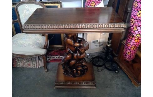 TAFEL BIJZET/GESCULPTEERD/PUTTIS/ITALY