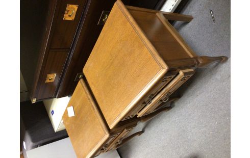 CHEVET STYLE LOUIS XV 2 TIROIRS LA PAIRE