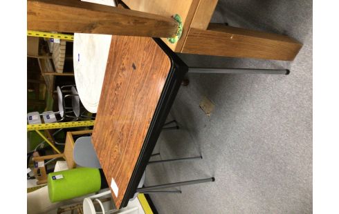 TABLE FORMICA
