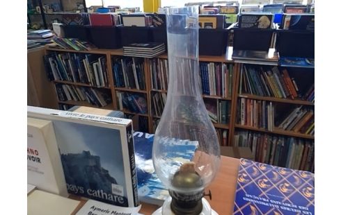 LAMPE A PETROLE MOTIF OISEAU