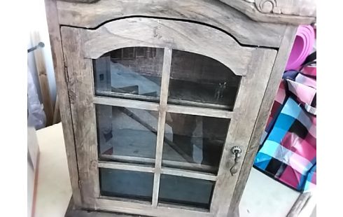 VITRINE BOIS À SUSPENDRE