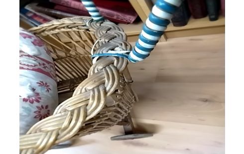 BERCEAU Poupée rotin a réparer