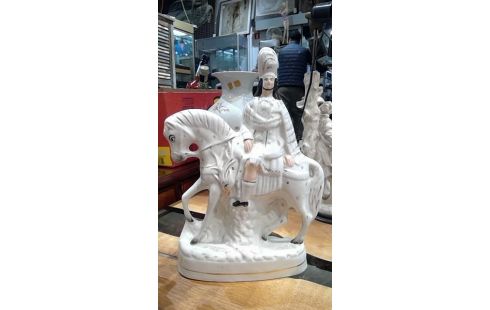 STATUES ANGLAISE LA PAIRE EN PORCELAINES