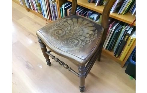 CHAISE BOIS AVEC MOTIF