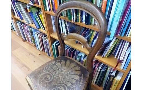 CHAISE BOIS AVEC MOTIF