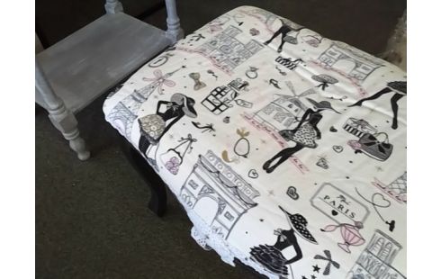 REPOSE PIED TISSU MOTIF FEMME