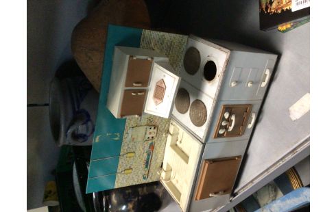 JOUET ANCIEN CUISINE POUPEE 1950