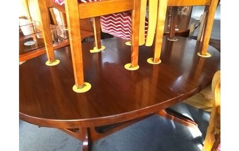 TABLE OVALE AVEC ALLONGES INTERIEURES