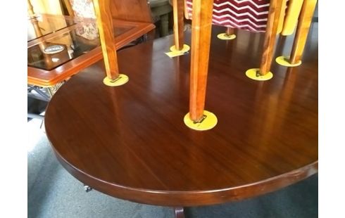 TABLE OVALE AVEC ALLONGES INTERIEURES