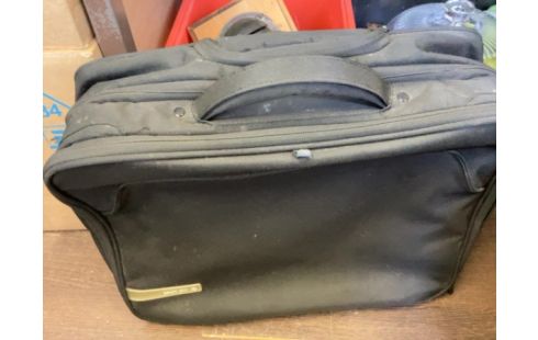 SACOCHE ORDINATEUR TECH AIR A ROULETTES