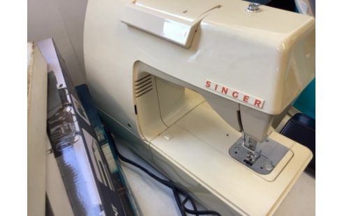 MACHINE A COUDRE SINGER