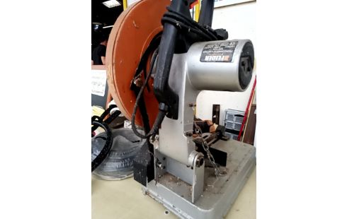 TRONCONNEUSE MÉTAUX