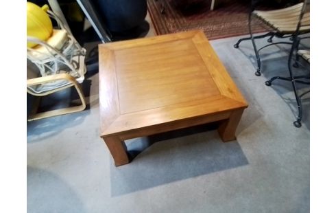 TABLE BASSE CARRE EN PIN