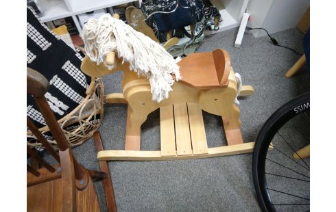 CHEVAL A BASCULE