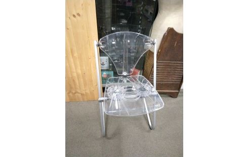 CHAISE PLEXIGLAS