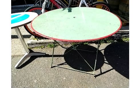 TABLE DE JARDIN METAL PLIANTE