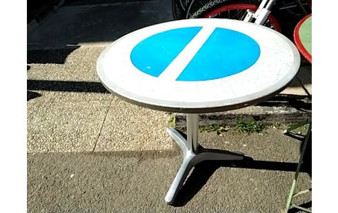 TABLE BISTROT PANNEAU CIRCULATION