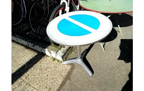 TABLE BISTROT PANNEAU CIRCULATION