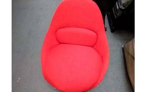 FAUTEUIL DESIGN DE CHEZ CHATEAU D'AX