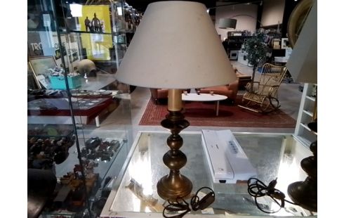 LAMPE DECO PIED LAITON