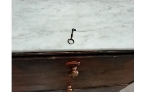 COMMODE MARBRE NIII CLE